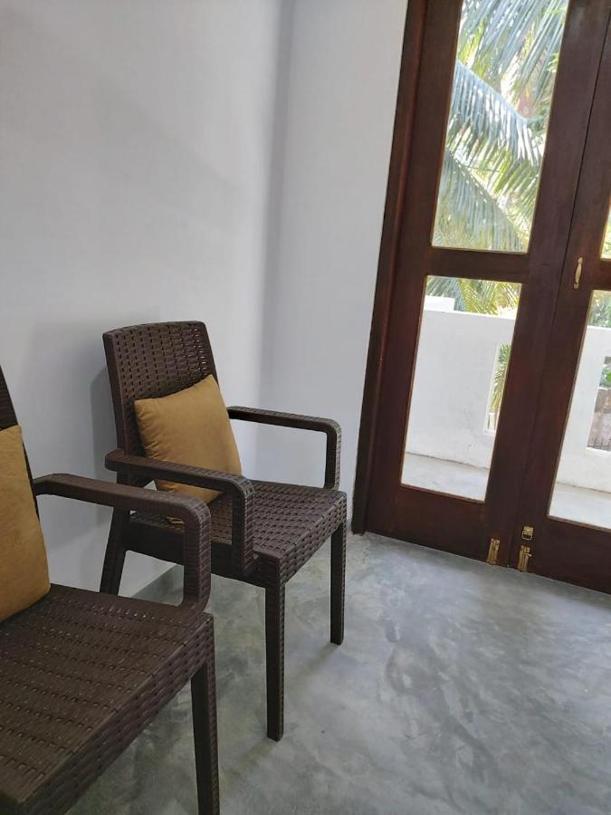 Anusha 15 * Galle