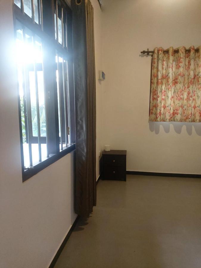Anusha 15 * Galle