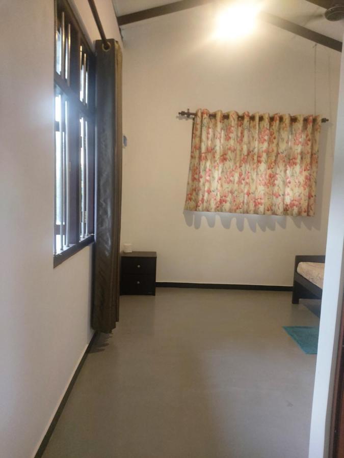 Anusha 15 * Galle